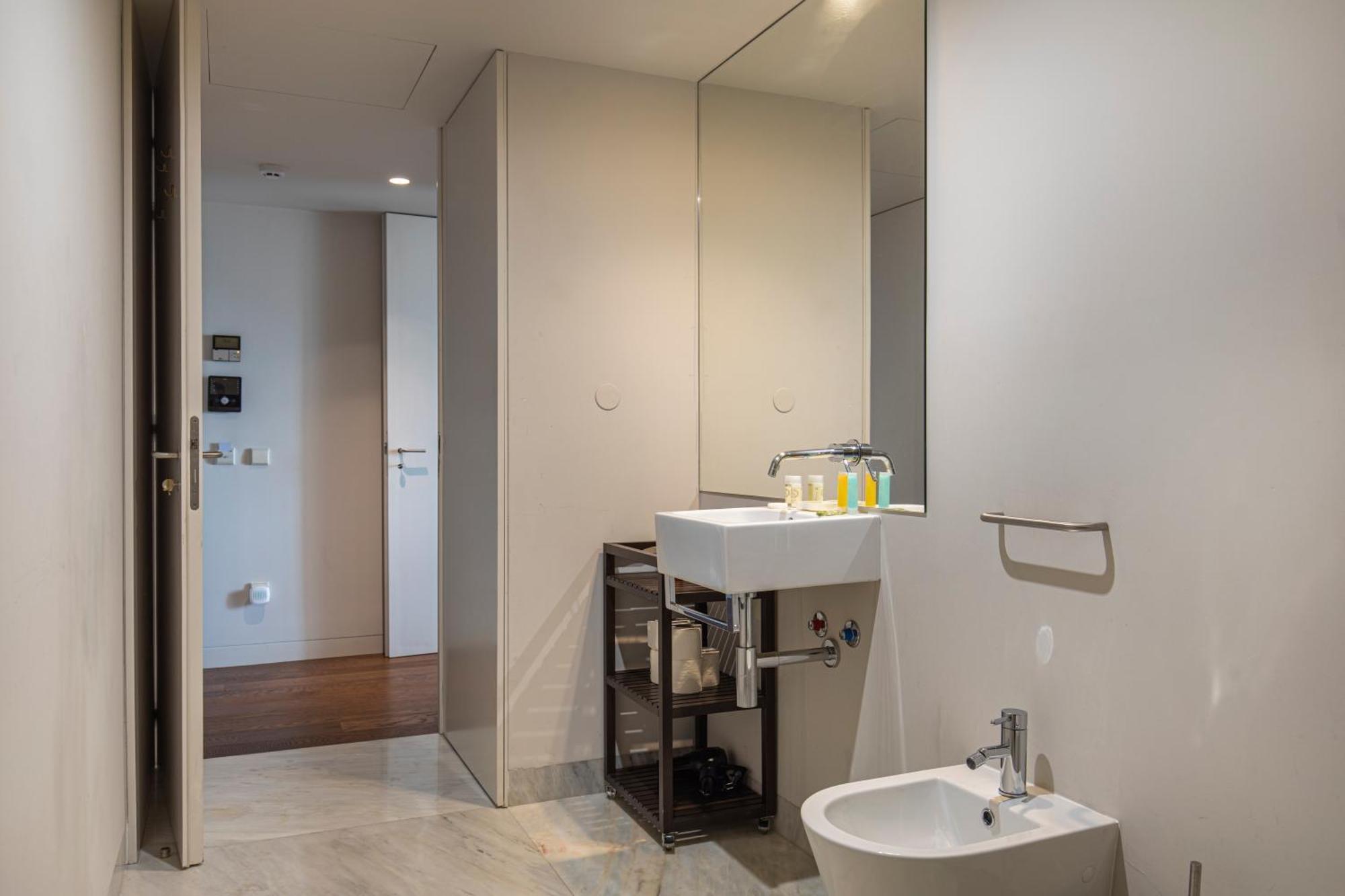 8 Building Apartments Лиссабон Экстерьер фото